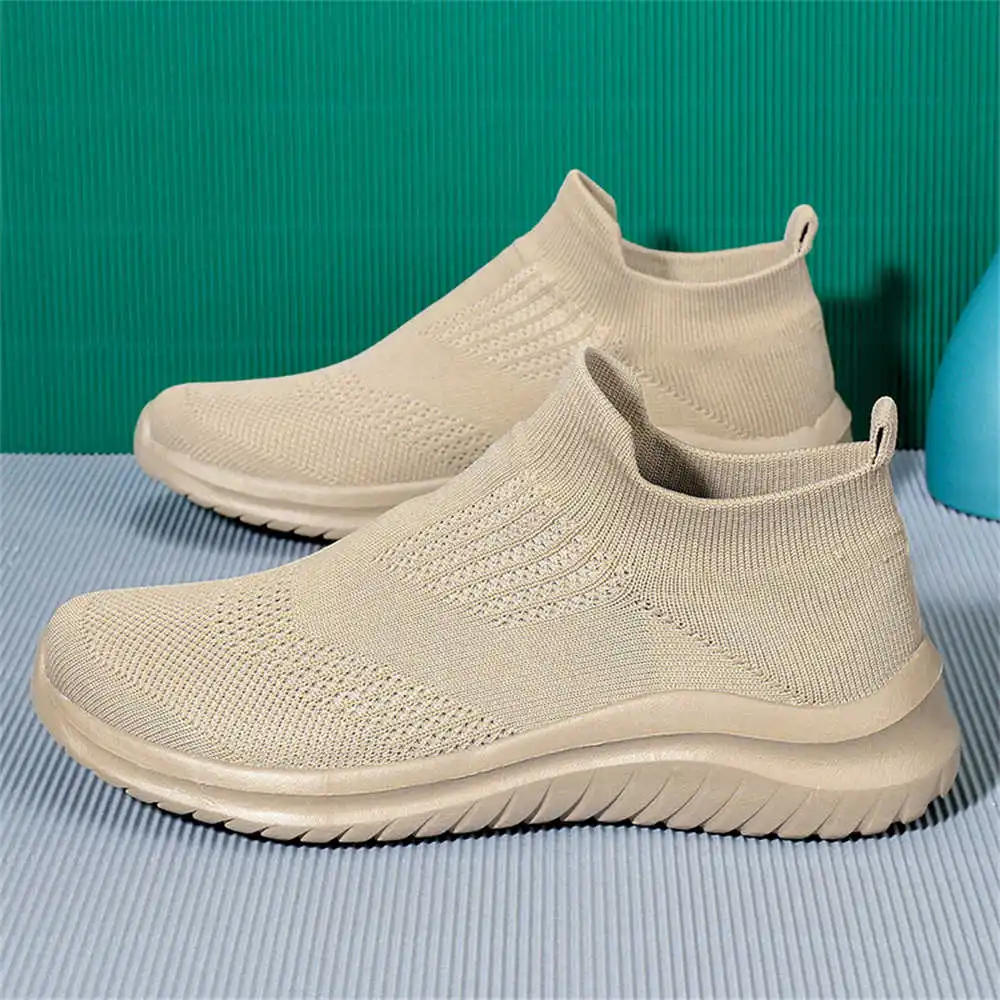 Beige Soft ใหม่รองเท้าเทนนิส M - Classic Tech Office Number บทวิจารณ์และราคา
